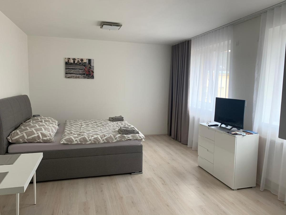 Modern Apartment In The City Center 플젠 외부 사진